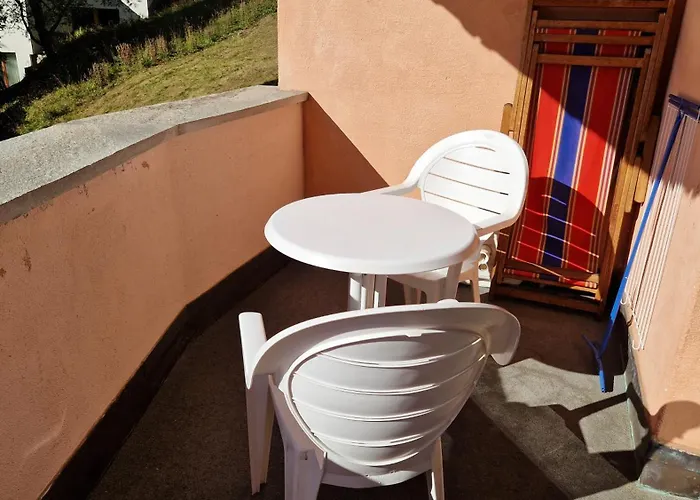 Chesa Bellaval, Haus Leivra 2 1 2-zimmerwohnung Apartman